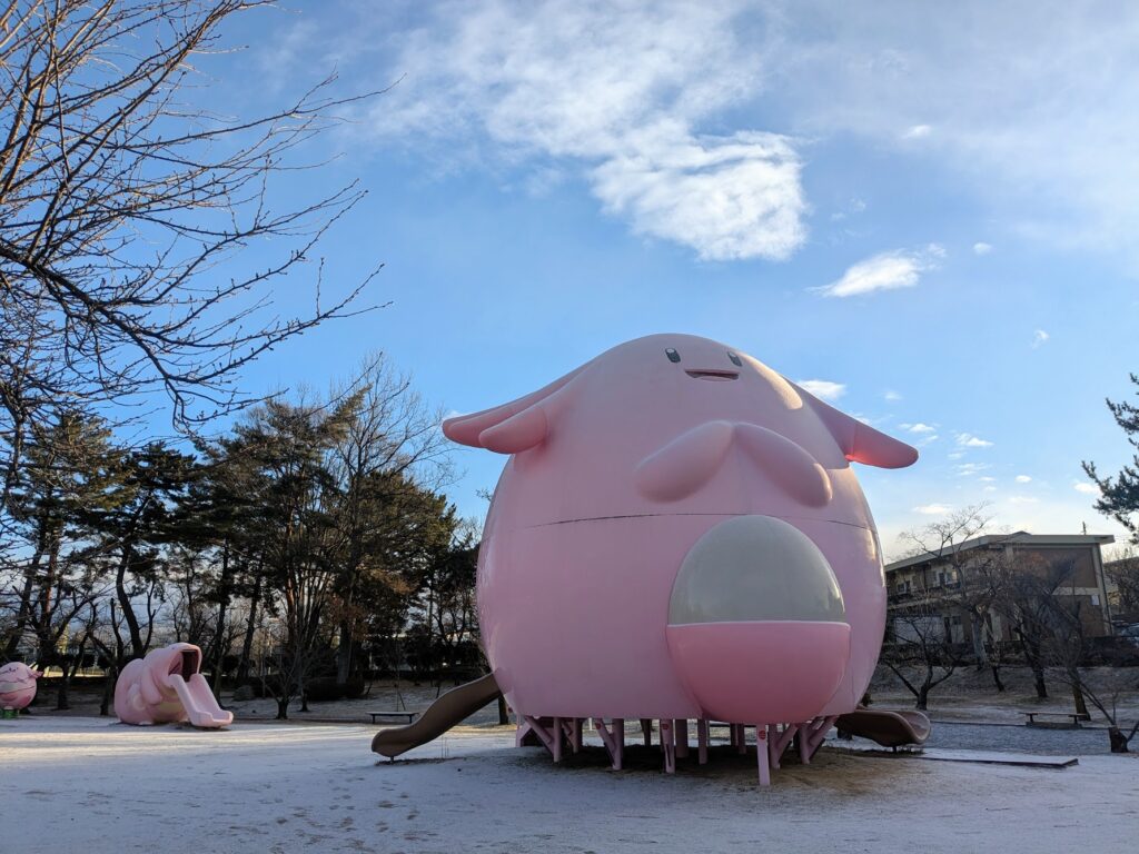 開成山公園のラッキーの遊具